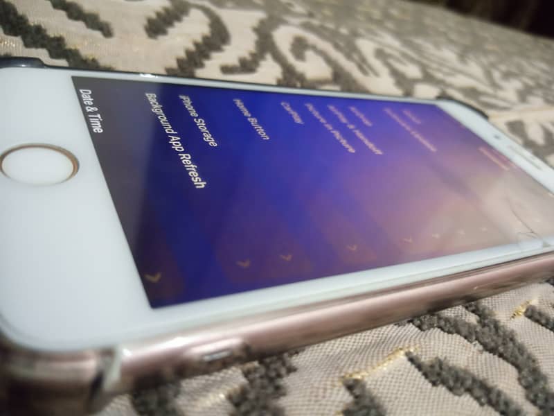 Apple iPhone 7 0