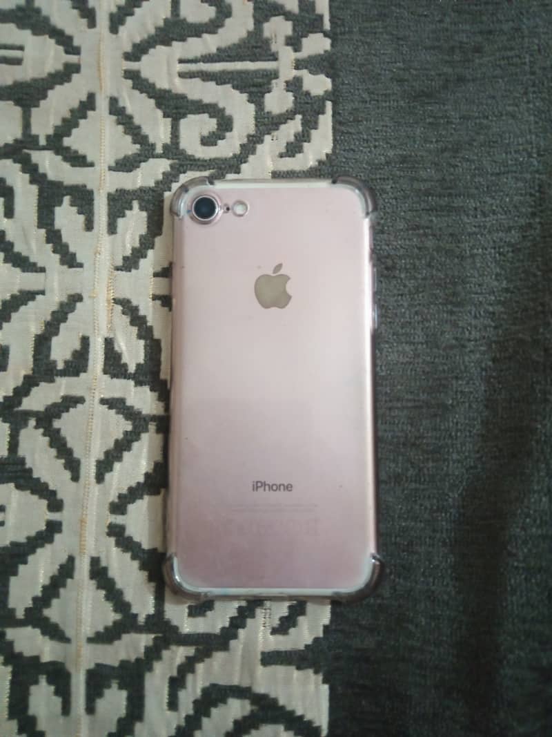 Apple iPhone 7 10