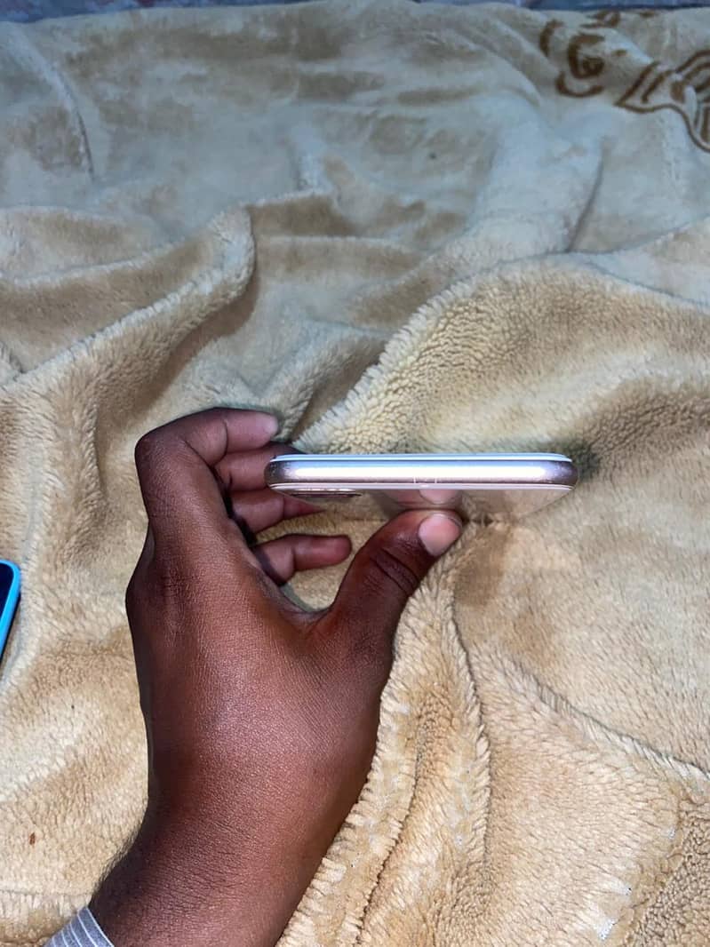 Apple iPhone 8 Plus 1