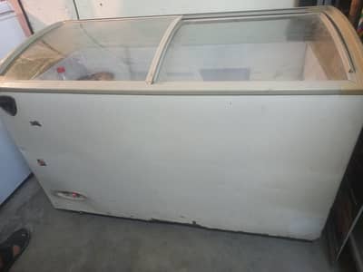 Ice Cream Freezer Best for Icecream scooping and for home use