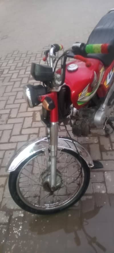 Honda cd 70 Hyderabad shield engine chalne mein okay 03172657499 rabta