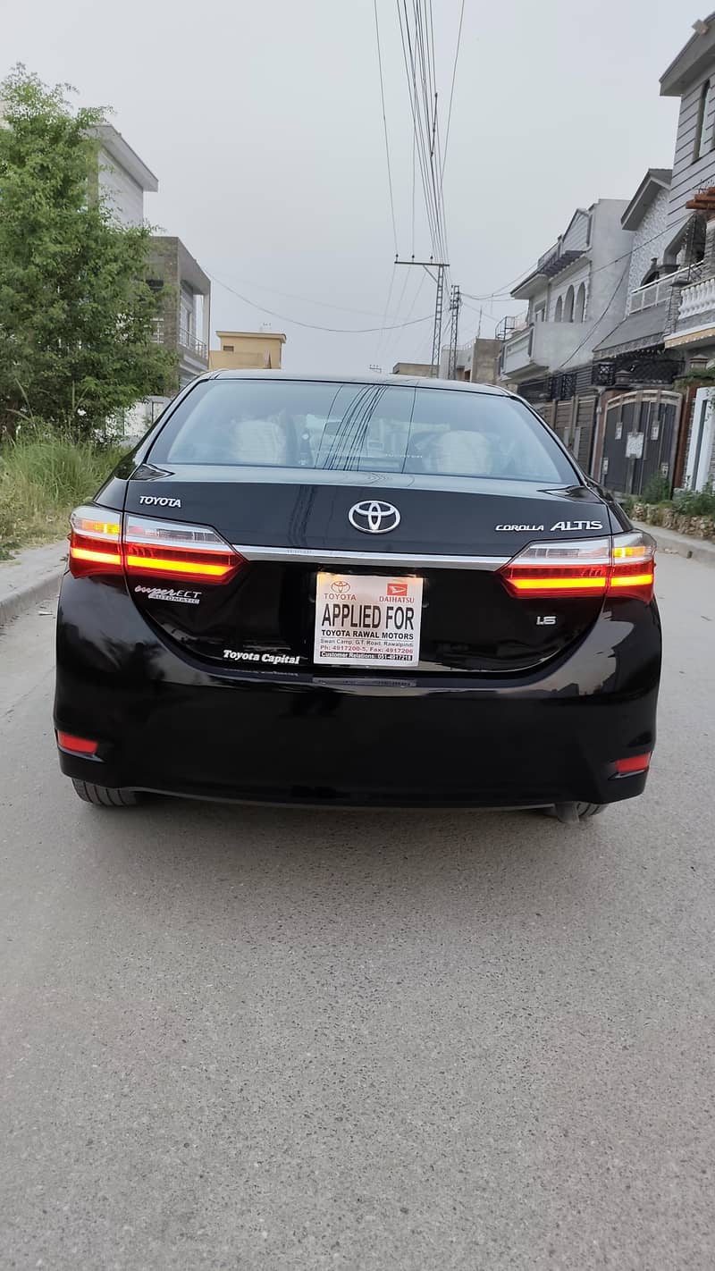 Corolla Altis 1.6 Automatic 8
