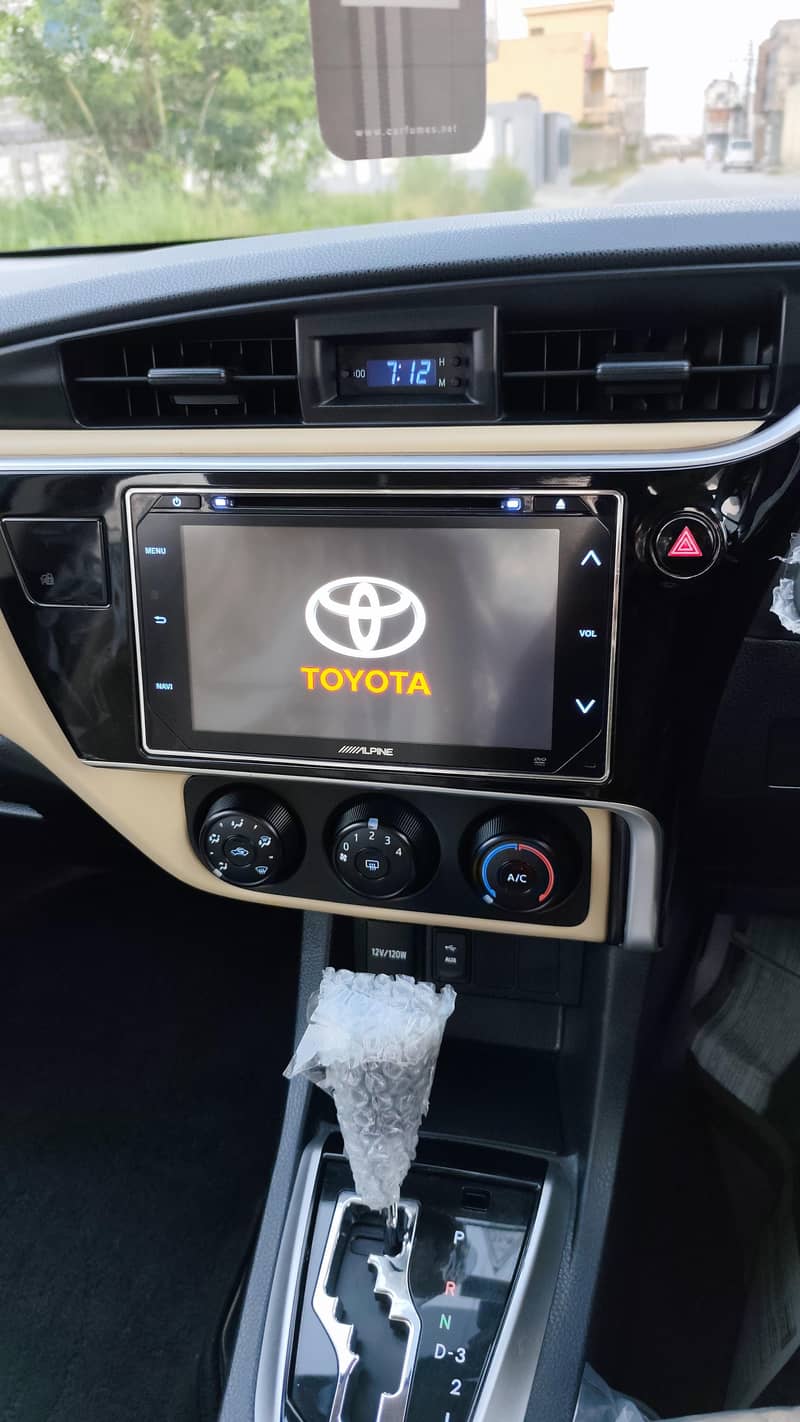 Corolla Altis 1.6 Automatic 17
