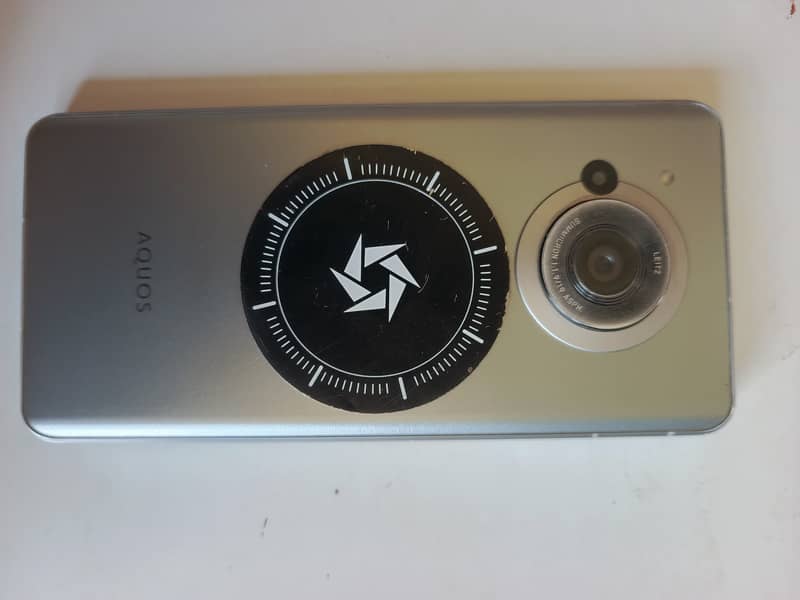 Sharp Aquos R7 4