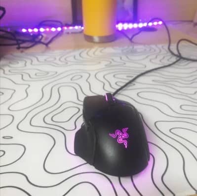 razer basilisk v3 gaming mouse with box