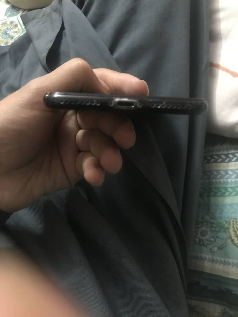 Apple iPhone 7 Plus 2