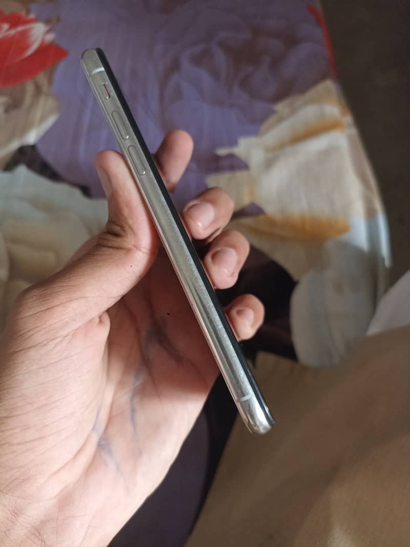 iPhone X 3