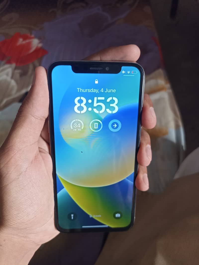 iPhone X 4