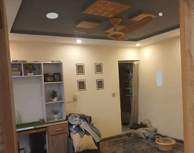 Get This Amazing 5 Marla Upper Portion Available In Azam Gardens