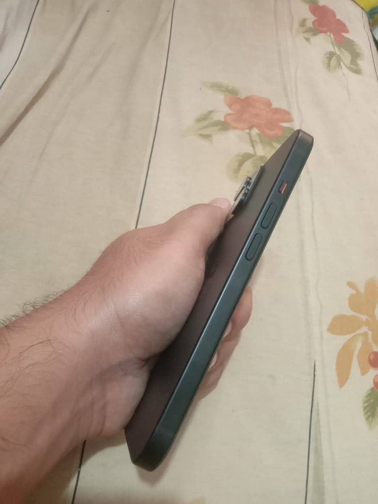 Iphone 15 2
