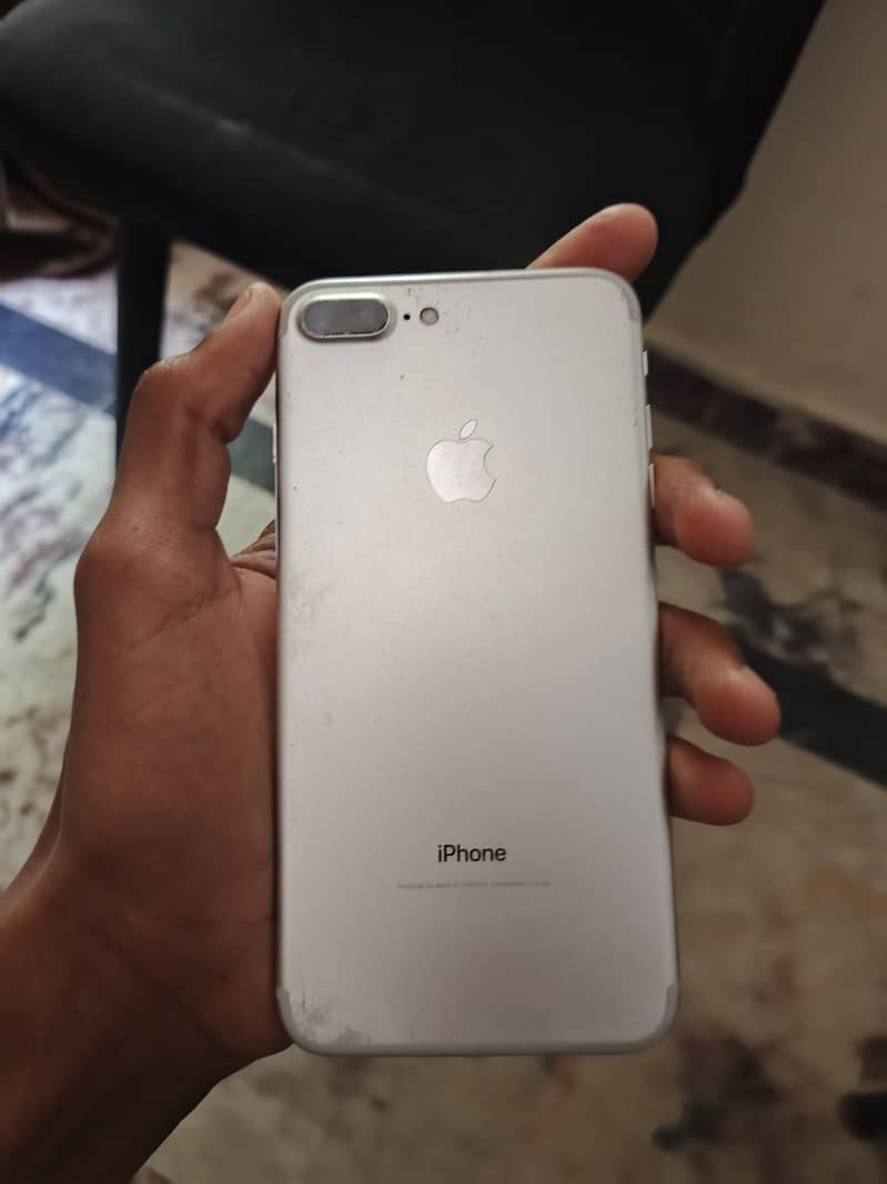 Apple iPhone 7 Plus 1
