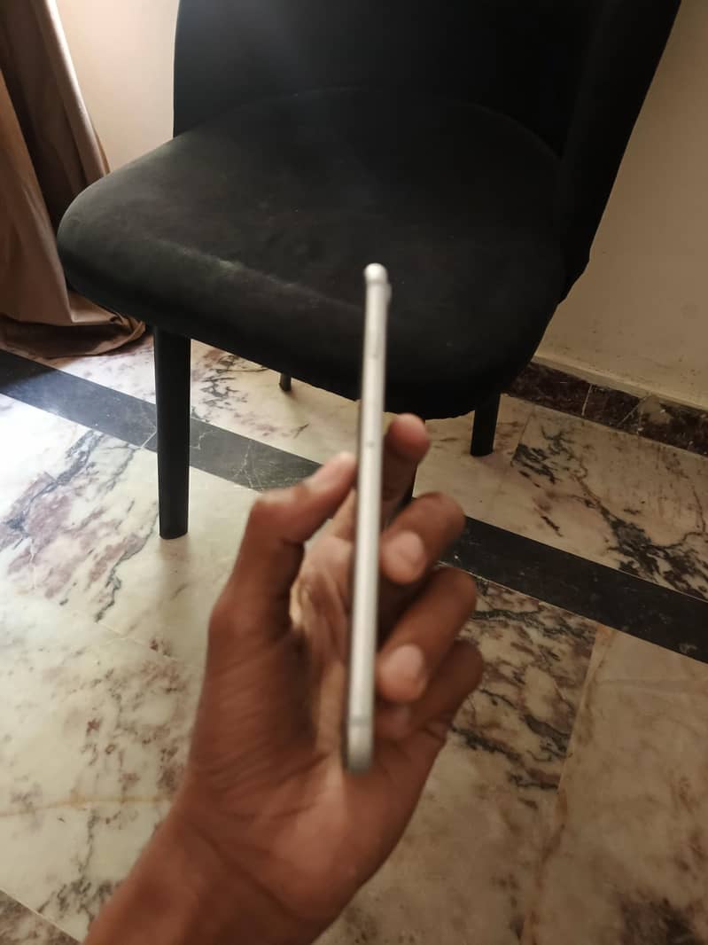 Apple iPhone 7 Plus 5