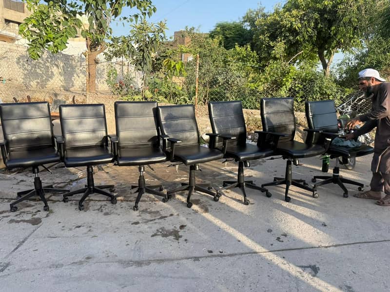 Office chairs/Office table/Draws/Tables/Racks/Sofas/Computer Tables 12