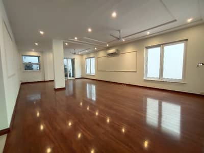 F-7 666 Sq Yard Beautiful Location Full House Available For Rent