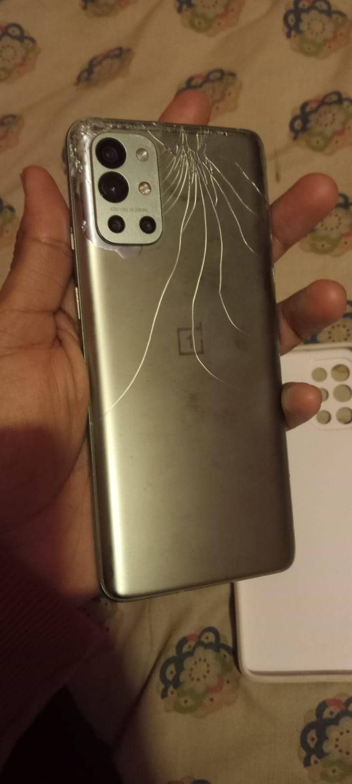One Plus 9R 1