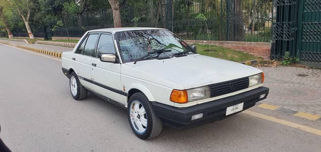 Nissan Sunny 80% geniun