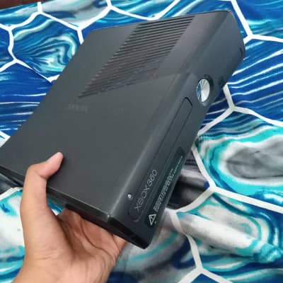 Xbox 360 Slim