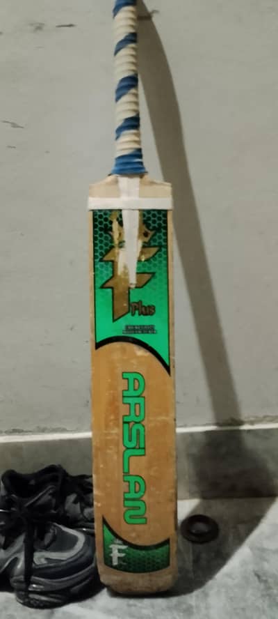F Plus bat 2000