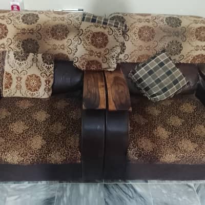 3set wala foam bat gya hai or mashAllah sofe thek hair  one set thek