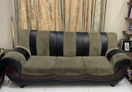 6 seater sofa set in Eden valley canal road Faisalabad
