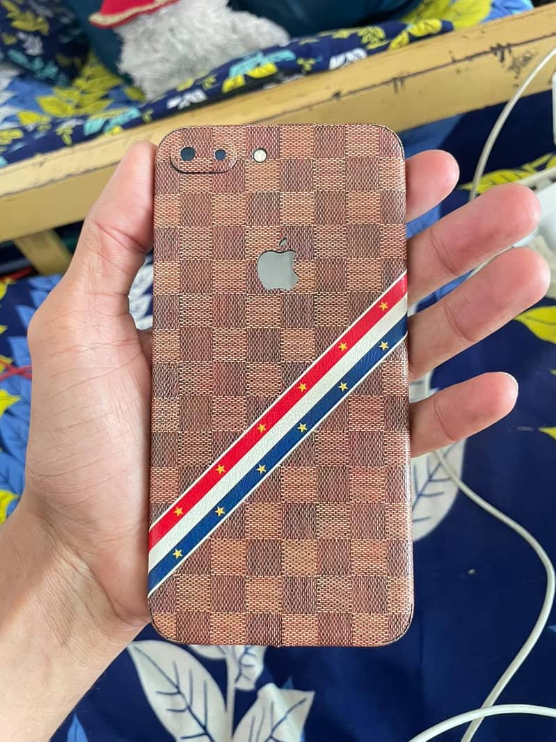 iPhone 8 Plus 0