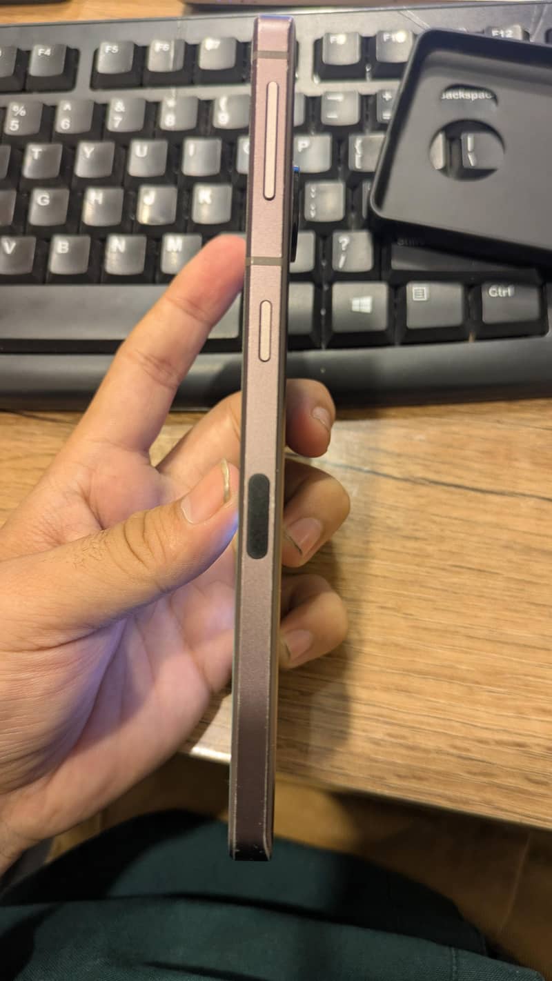 Sharp Aquos Sense7 plus 1
