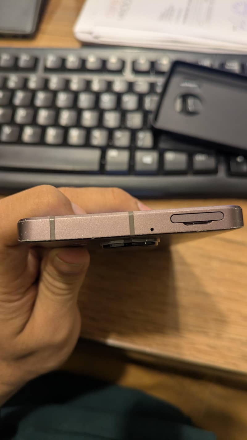 Sharp Aquos Sense7 plus 5