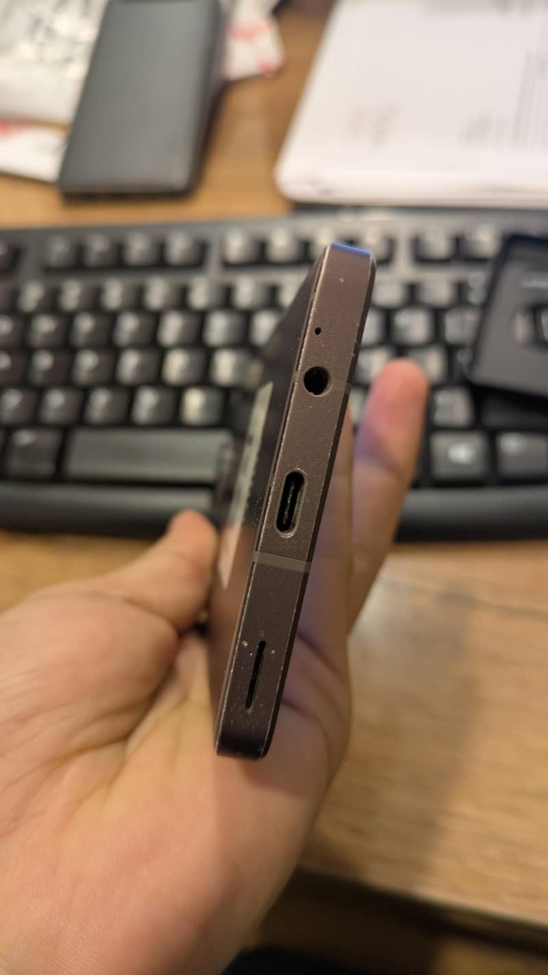 Sharp Aquos Sense7 plus 6