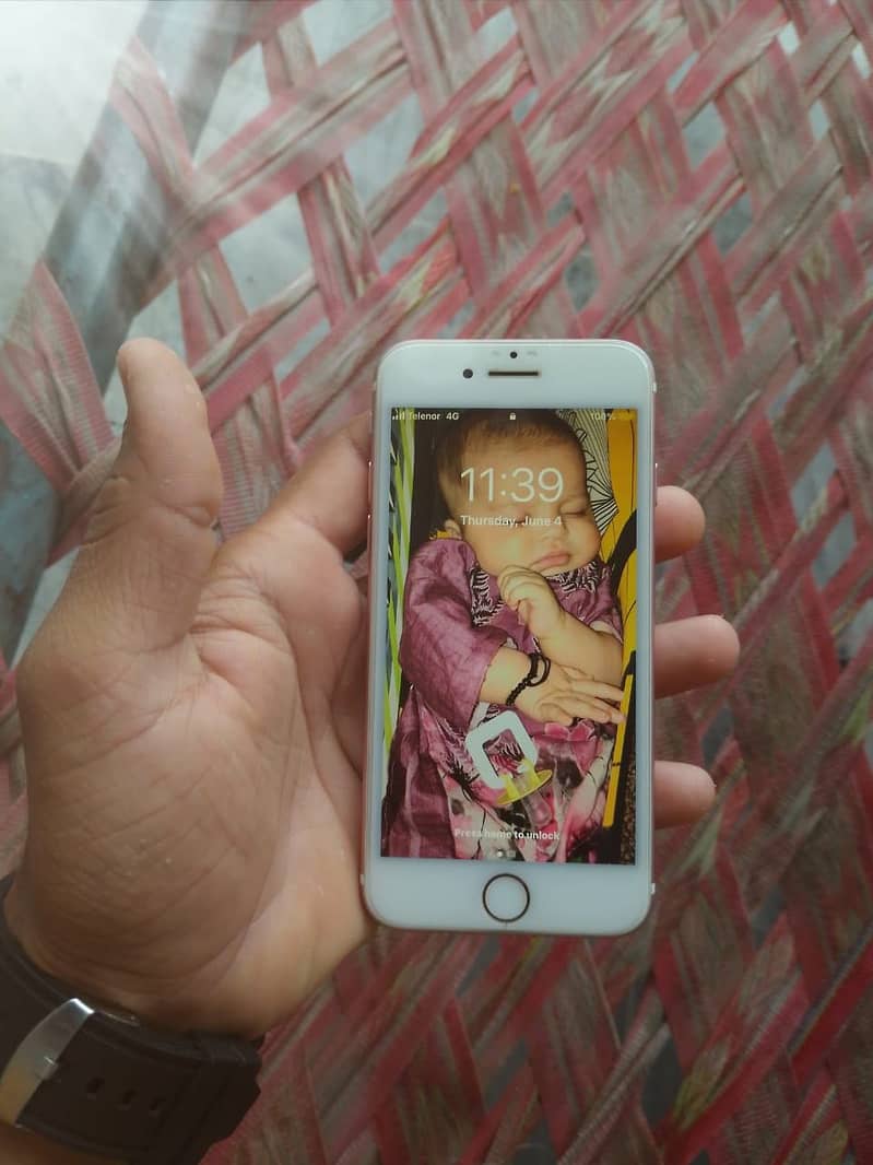 Apple iPhone 7 2