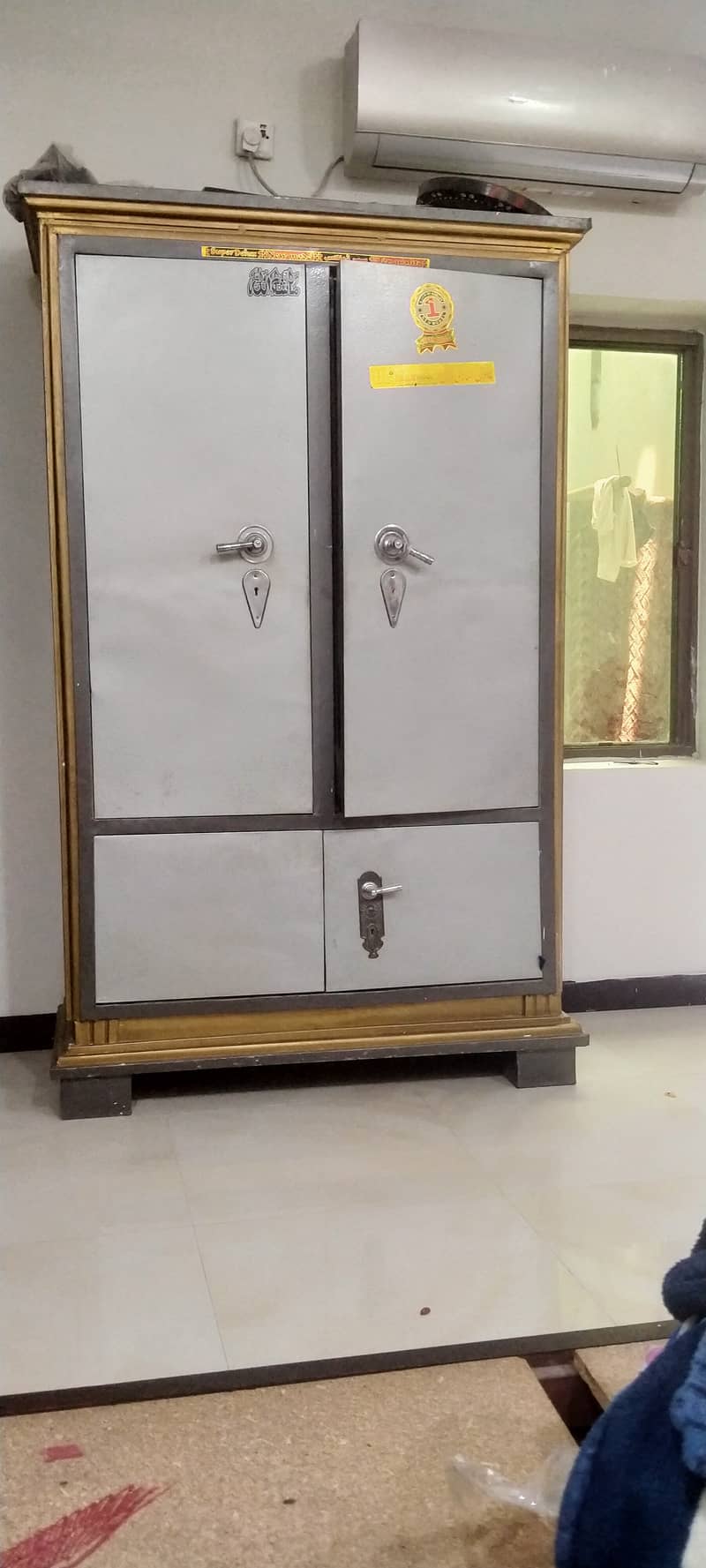 Cupboard 0