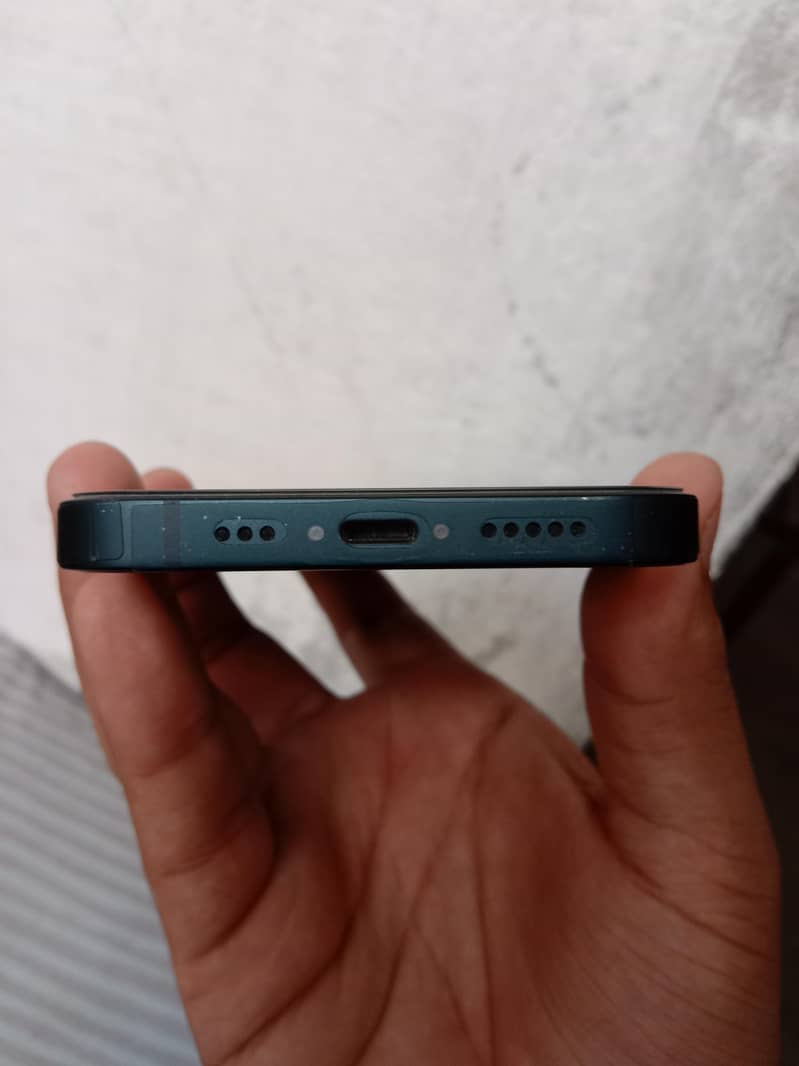 iPhone 13 2