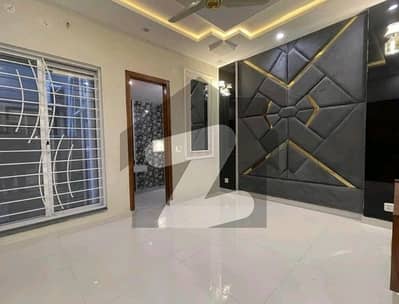 Spacious House Is Available For Sale In Ideal Location Of Bahria Town - Sector C