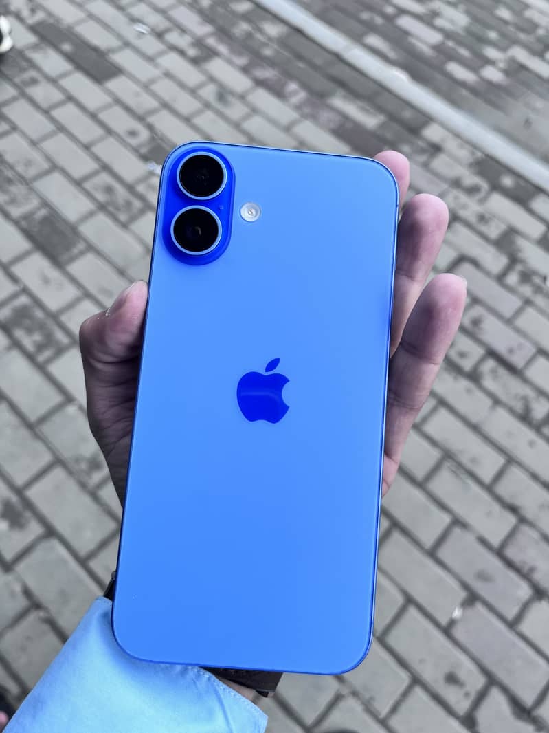 Apple iPhone 16 Plus 0