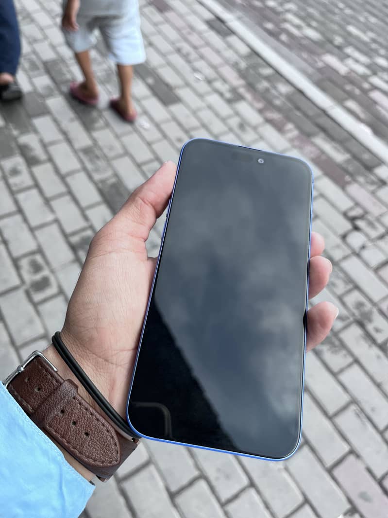 Apple iPhone 16 Plus 1