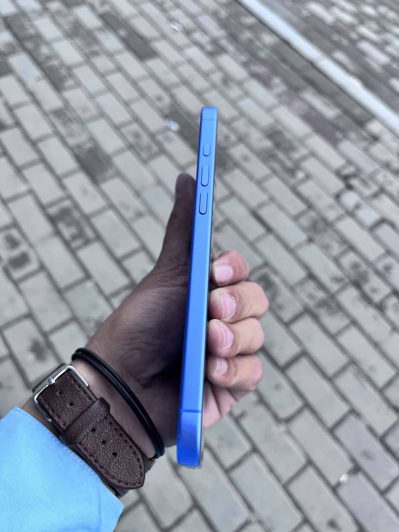 Apple iPhone 16 Plus 7