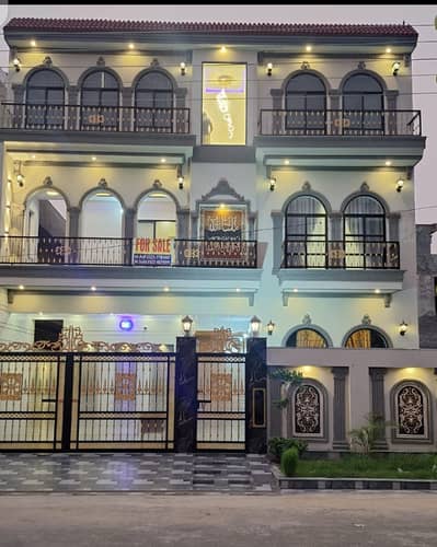 10 Marla Beautiful Luxuy House For Sale