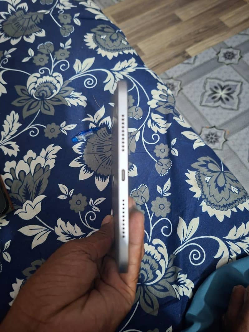 Apple iPad Mini 7 Brand New | Only 7 Days Used 3