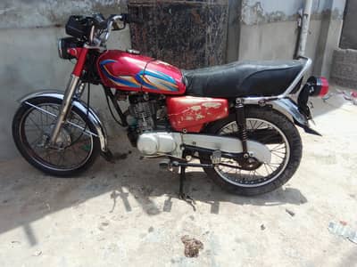 atlas Honda ka Saman Dala ha is ma bus ma urgant sall kar raha ho