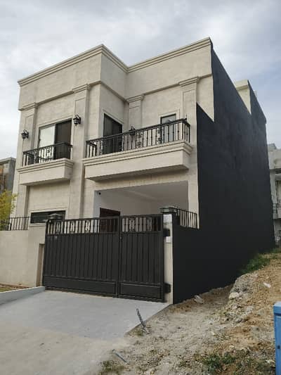 Mpch Multigarden B17 Islamabad Upper Portion 10 Marla. Block A