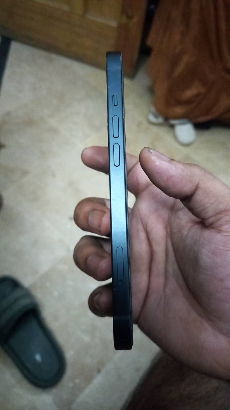 Apple iPhone 13 3