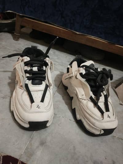 Shoes SE
