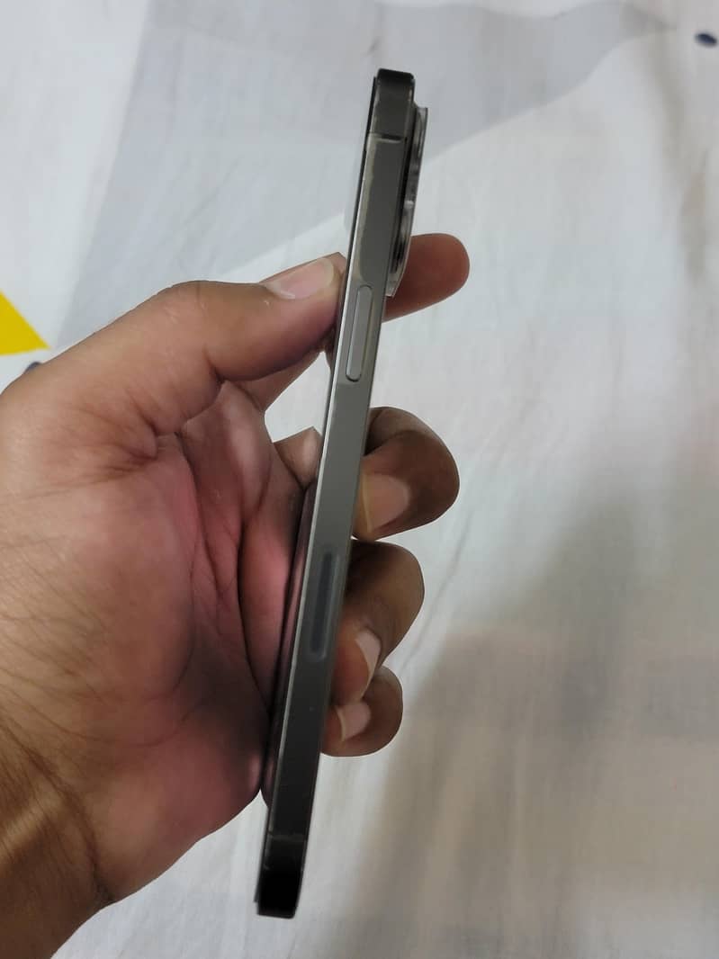 iPhone 12 pro max 3