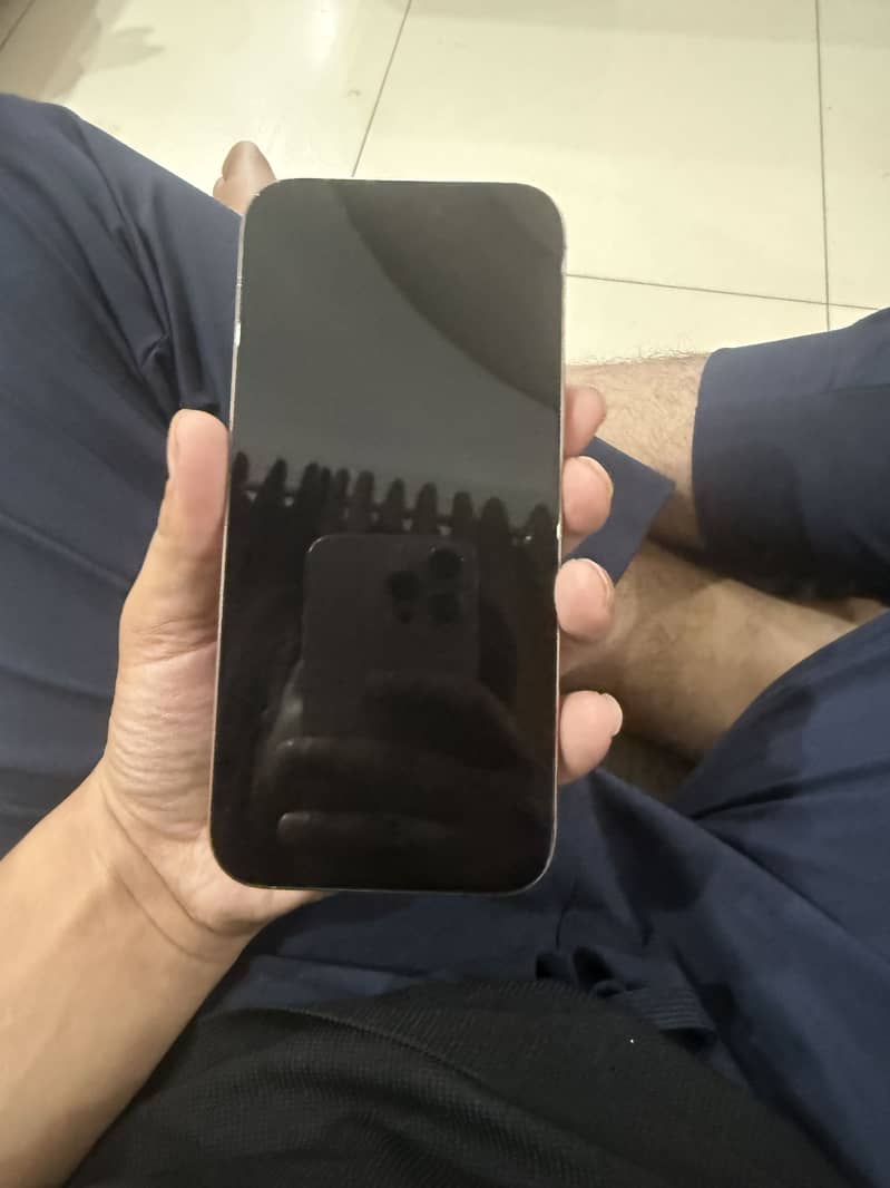 Iphone 16 pro max 1