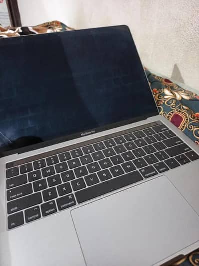 Macbook pro 2017 with touch bar