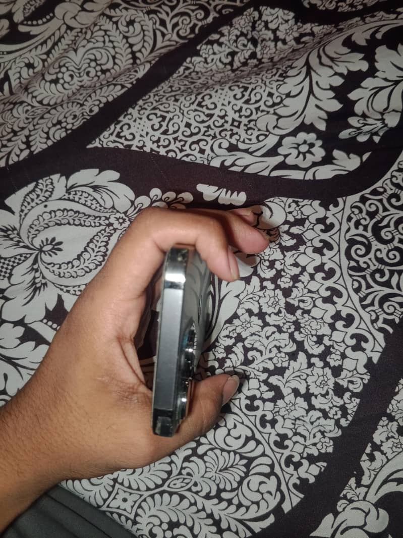 iPhone 13 pro 2