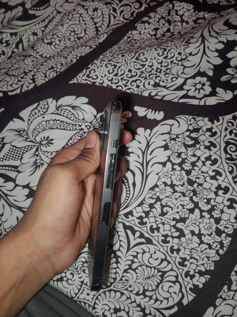 iPhone 13 pro 3