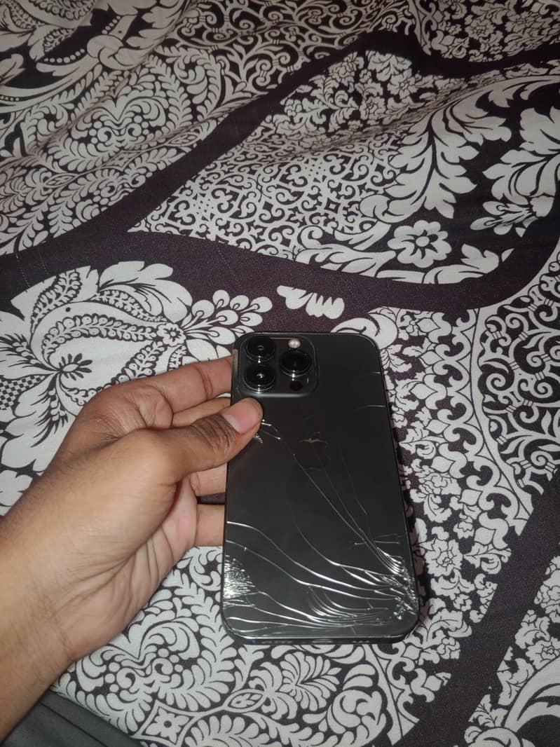 iPhone 13 pro 4