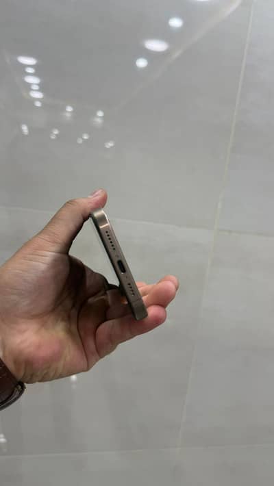 Apple iPhone 16 Pro Max