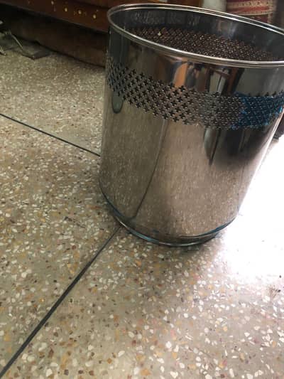 METAL POTS 2 PEICE