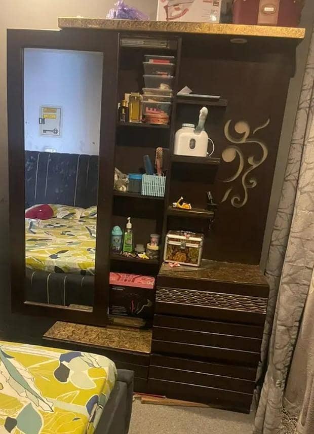 dressing table 0